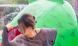 吃大瓜迎五一,畅享美食盛宴，共度欢乐时光