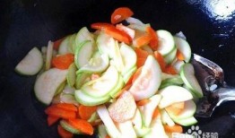 早孕可以吃茄瓜吗,早孕期间适宜食用茄瓜的健康指南